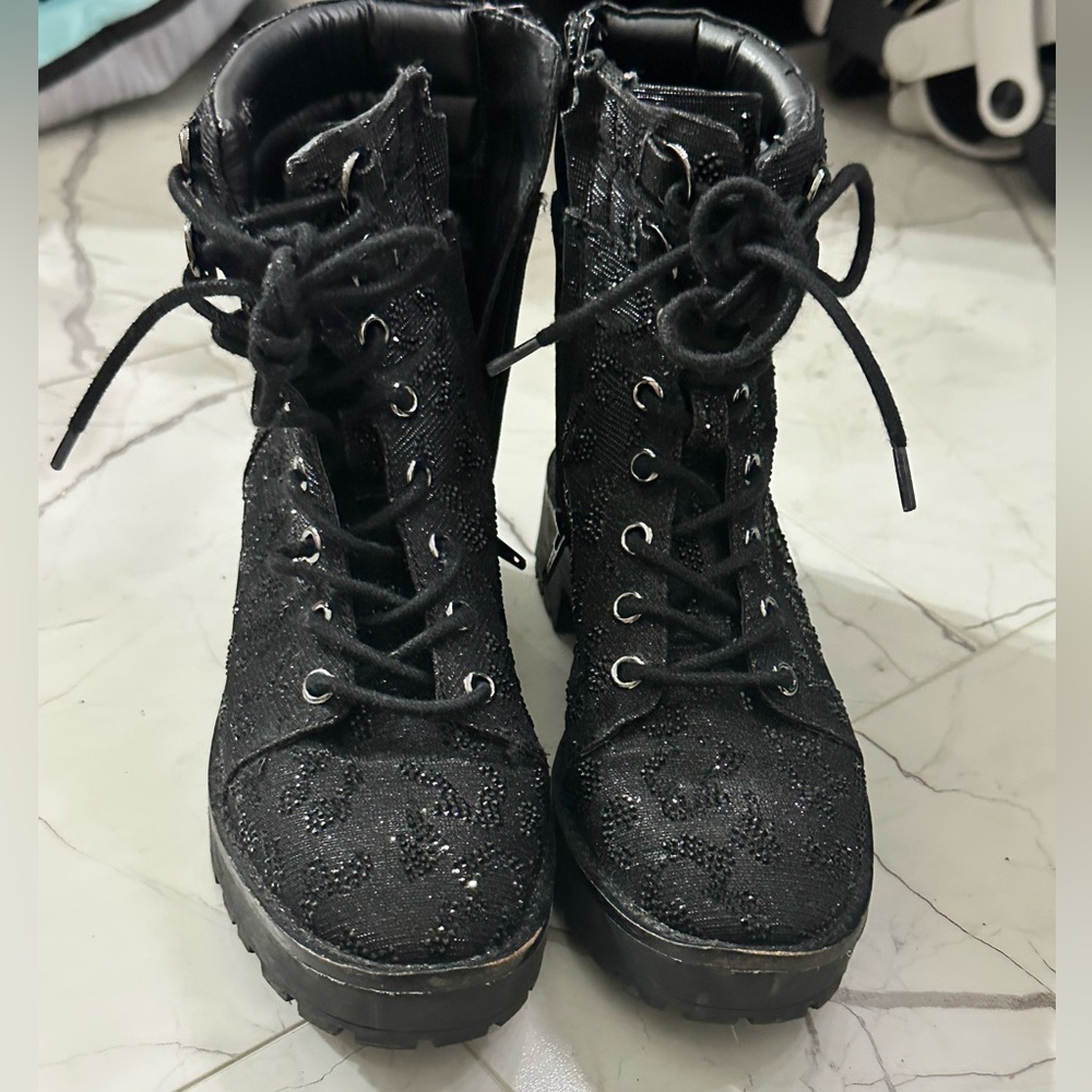 Gianni Bini black leopards boots
